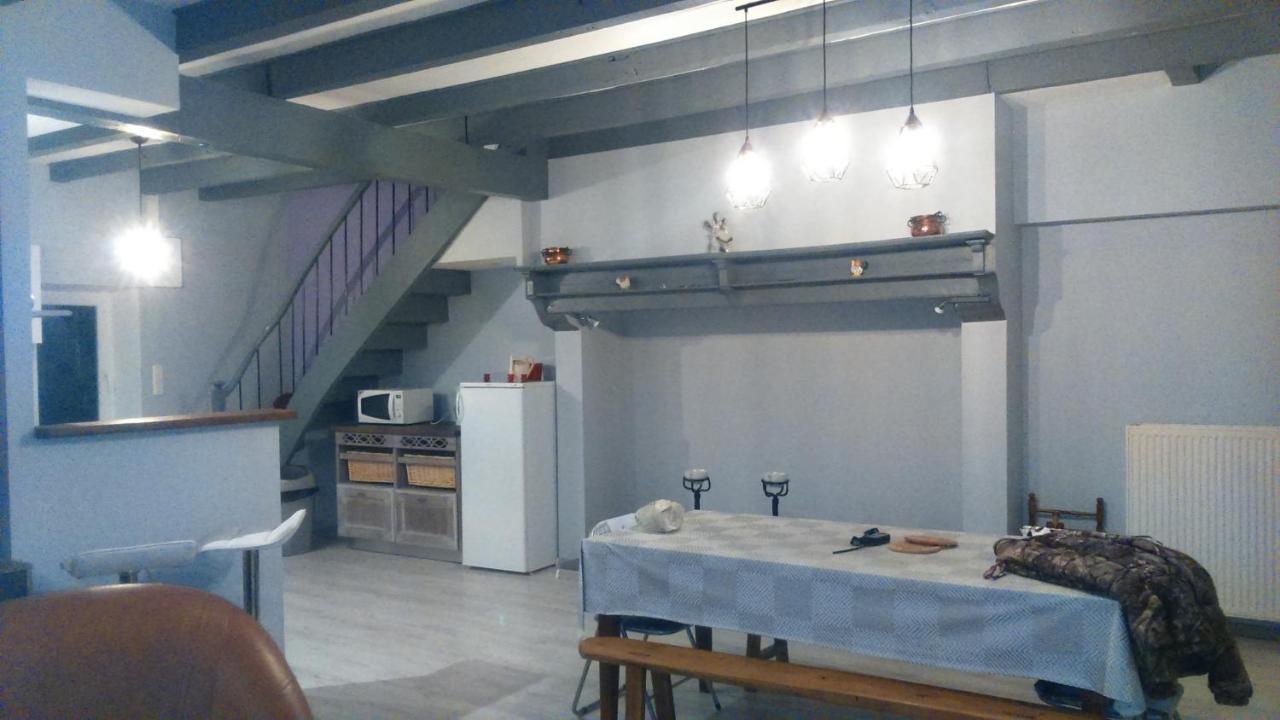 Maison A La Campagne Au Coeur Du Cantal Dept 15 Marmanhac Exteriör bild