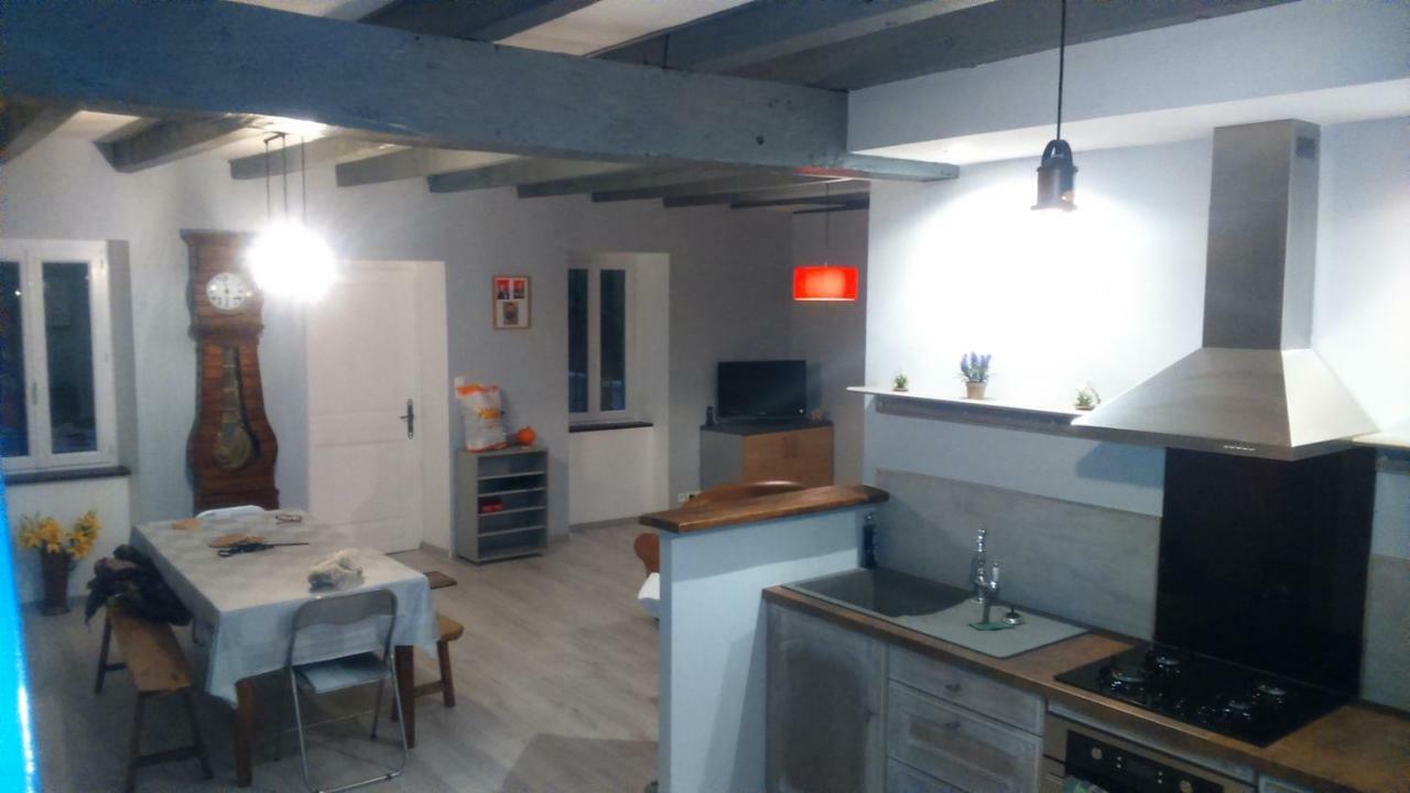 Maison A La Campagne Au Coeur Du Cantal Dept 15 Marmanhac Exteriör bild