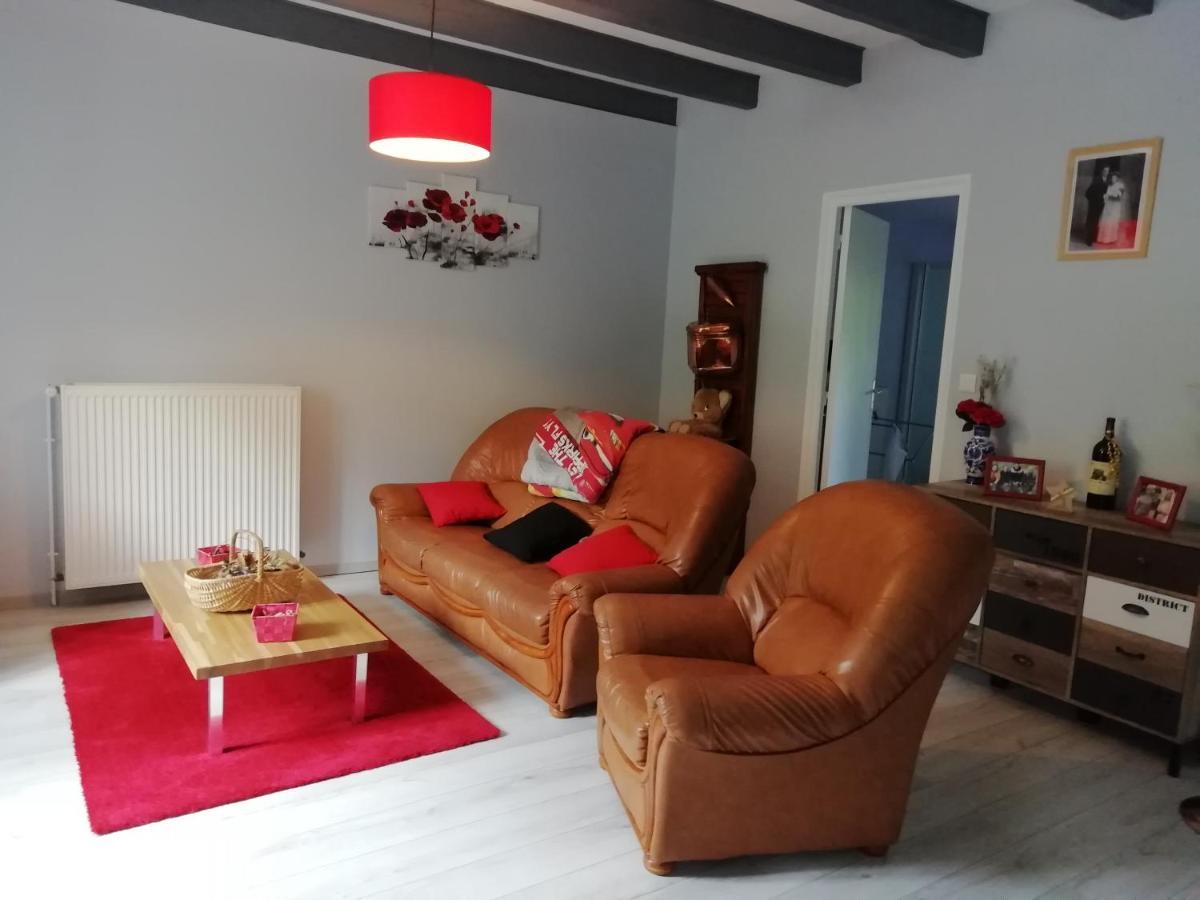 Maison A La Campagne Au Coeur Du Cantal Dept 15 Marmanhac Exteriör bild